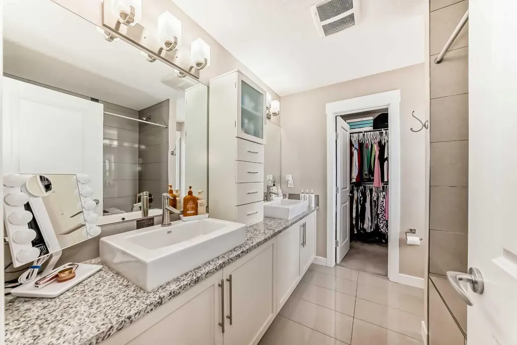 320 Rainbow Falls Green Chestermere AB T1X 0S4