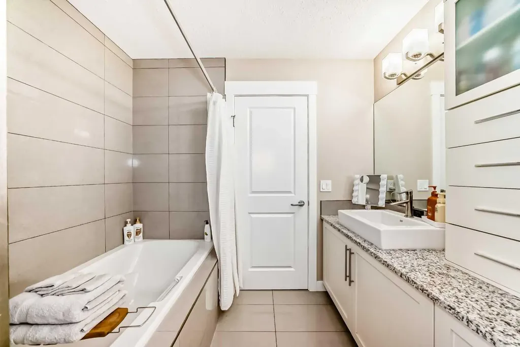 320 Rainbow Falls Green Chestermere AB T1X 0S4