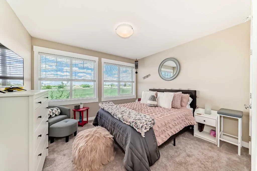 320 Rainbow Falls Green Chestermere AB T1X 0S4