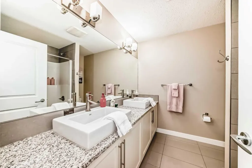 320 Rainbow Falls Green Chestermere AB T1X 0S4