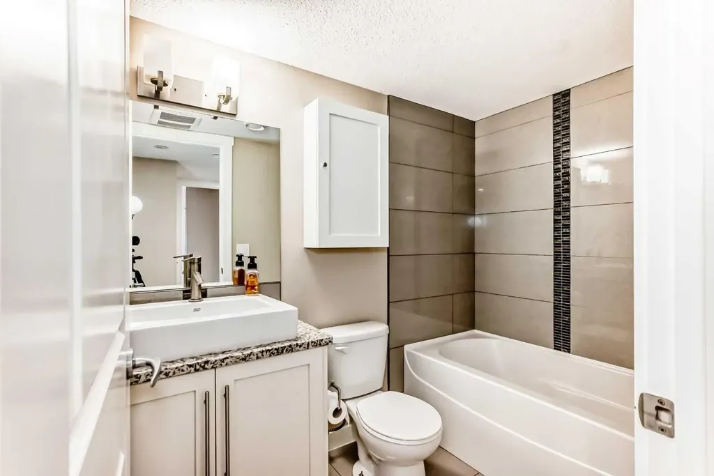 320 Rainbow Falls Green Chestermere AB T1X 0S4