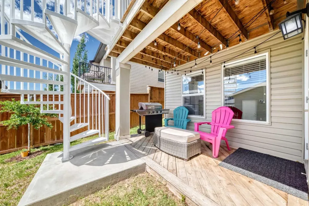 320 Rainbow Falls Green Chestermere AB T1X 0S4