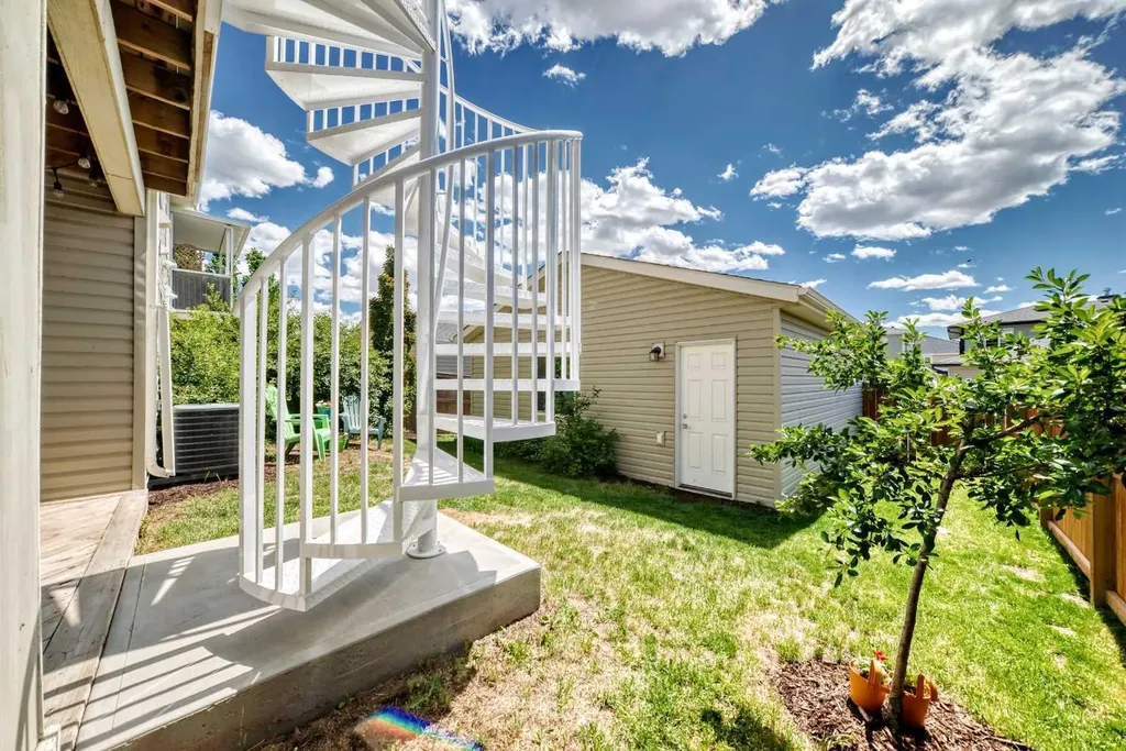 320 Rainbow Falls Green Chestermere AB T1X 0S4