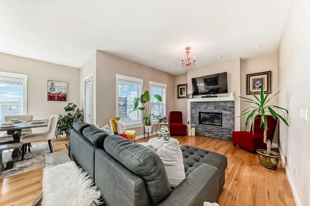 320 Rainbow Falls Green Chestermere AB T1X 0S4