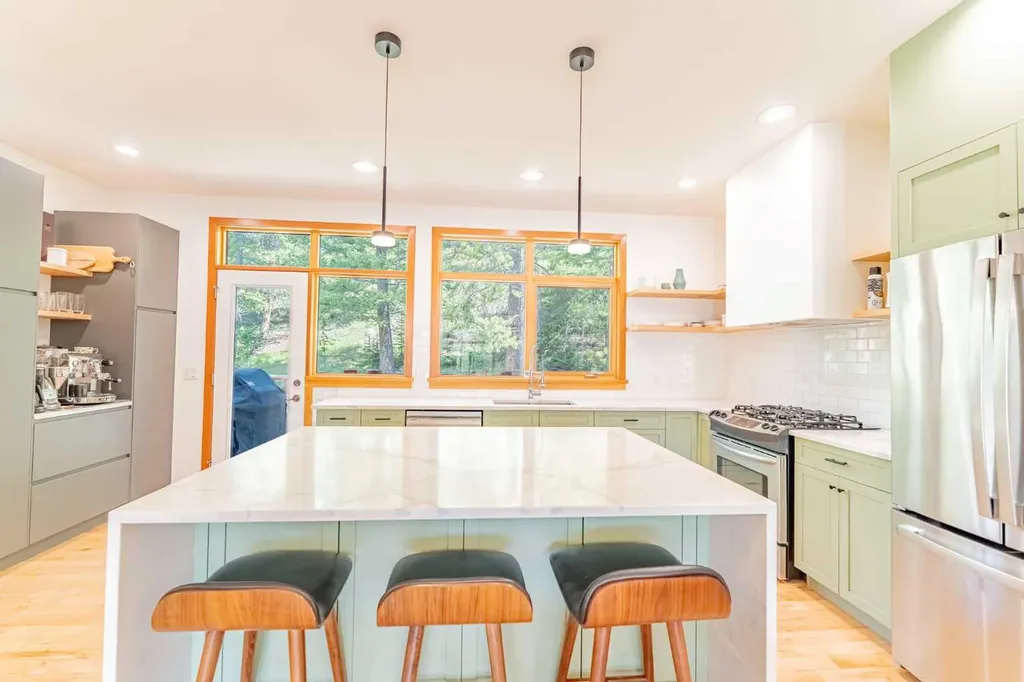 137 Wapiti Close Canmore AB T1W 3B2