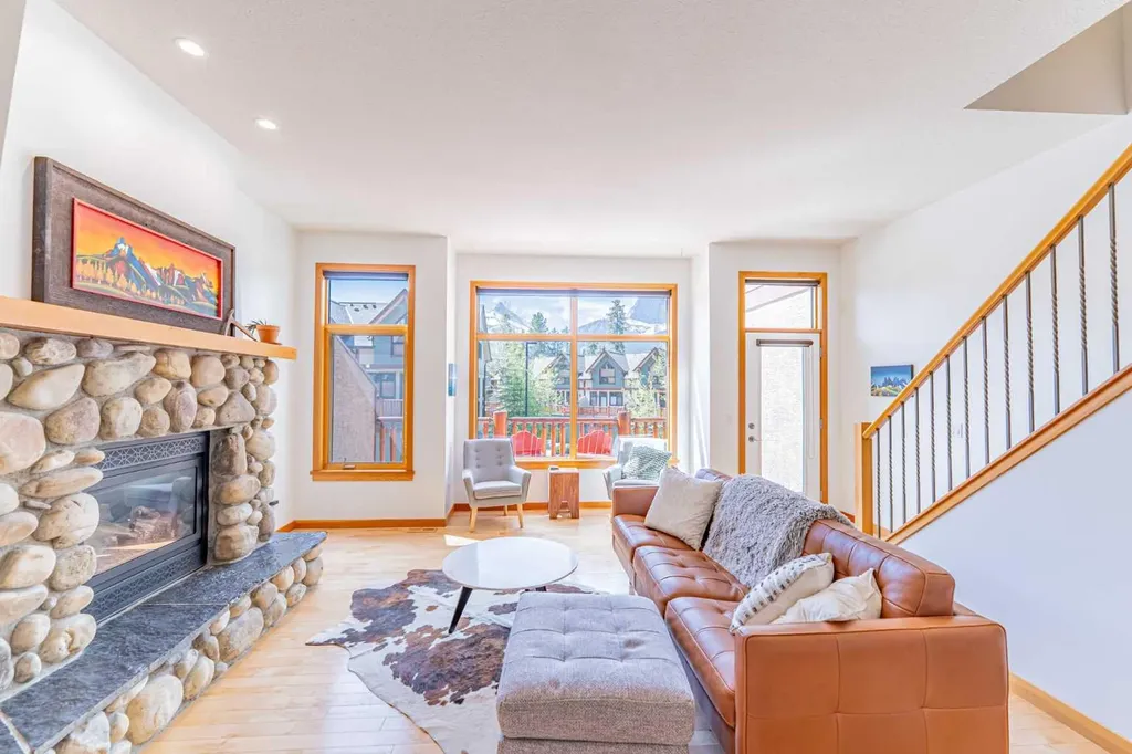 137 Wapiti Close Canmore AB T1W 3B2