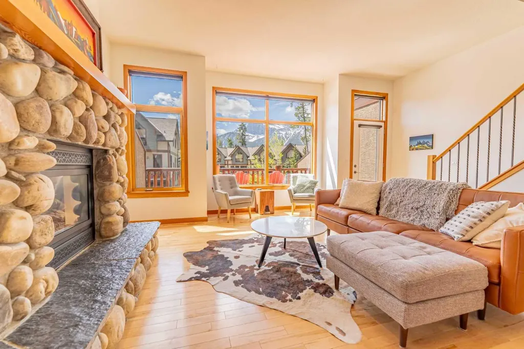 137 Wapiti Close Canmore AB T1W 3B2