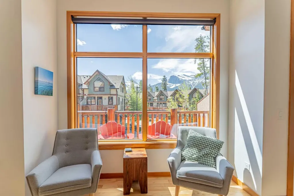 137 Wapiti Close Canmore AB T1W 3B2