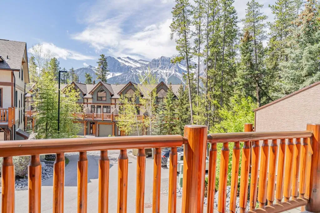 137 Wapiti Close Canmore AB T1W 3B2