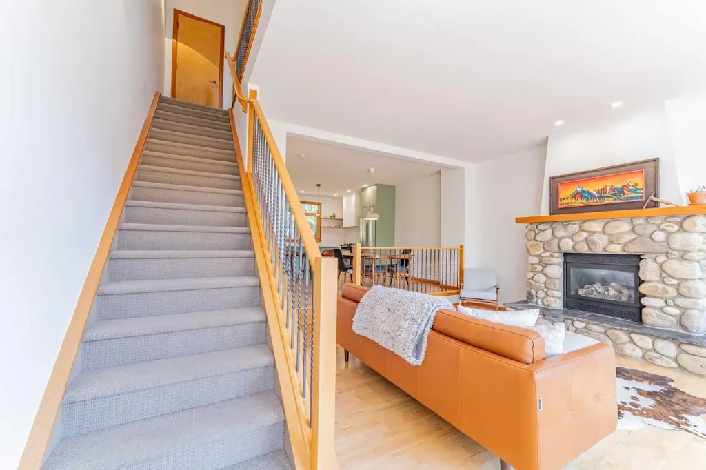 137 Wapiti Close Canmore AB T1W 3B2