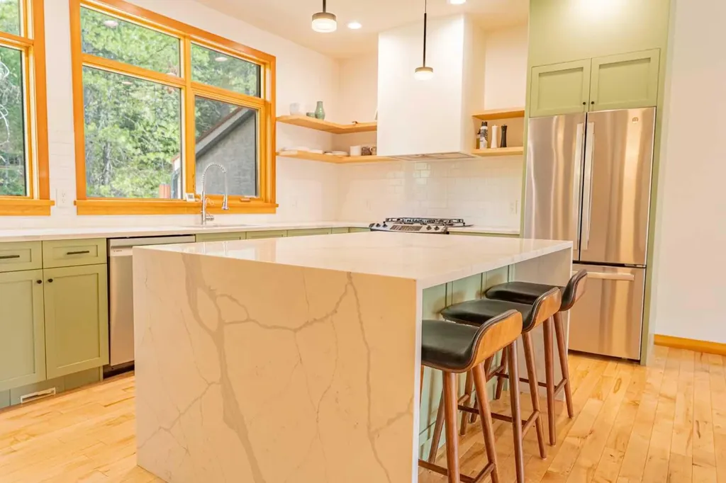 137 Wapiti Close Canmore AB T1W 3B2