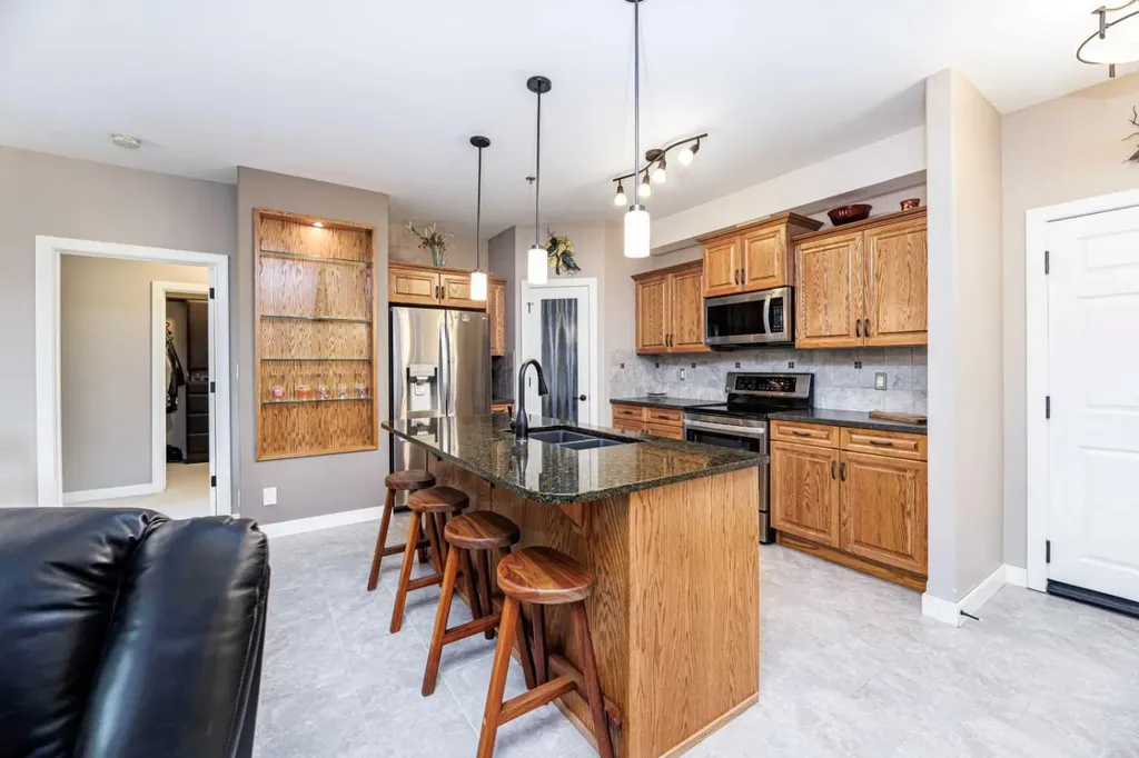 5213 61 Street Red Deer AB T4N 6N5