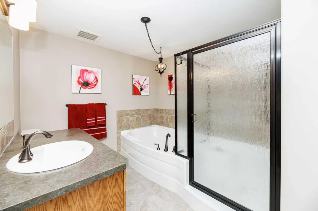 5213 61 Street Red Deer AB T4N 6N5