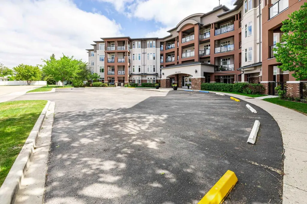 5213 61 Street Red Deer AB T4N 6N5