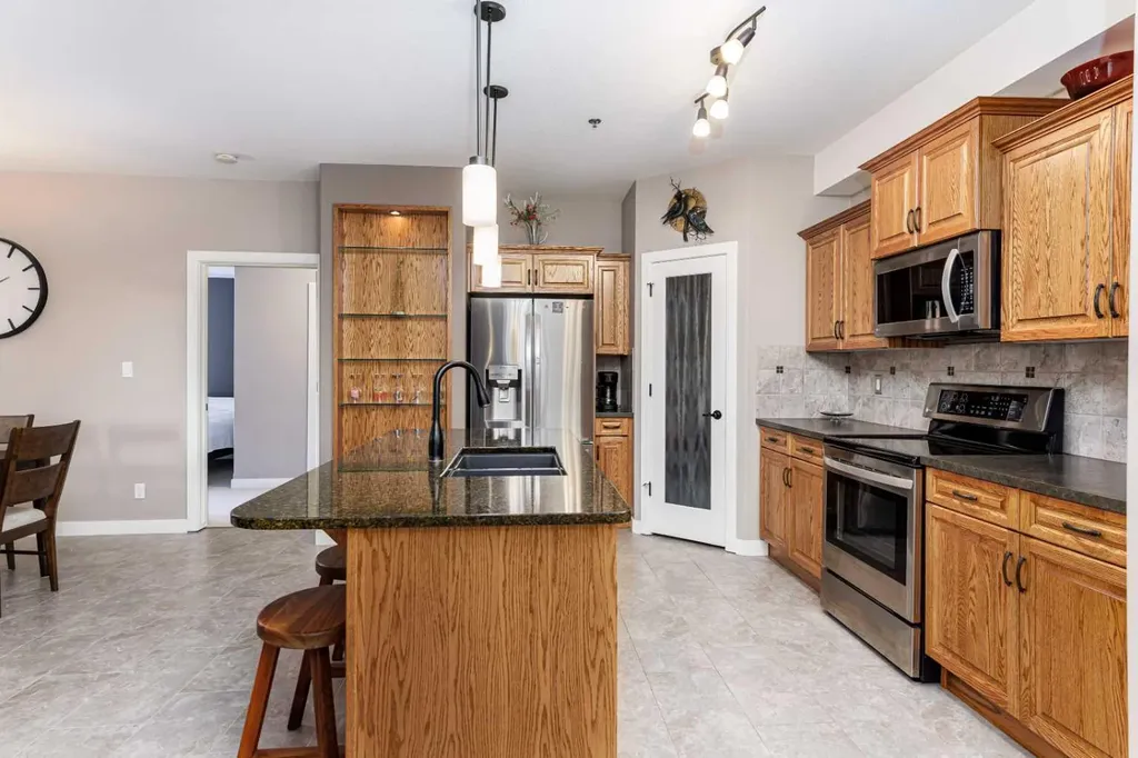 5213 61 Street Red Deer AB T4N 6N5