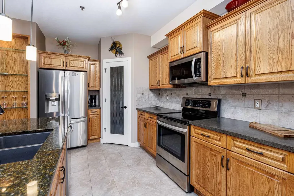 5213 61 Street Red Deer AB T4N 6N5