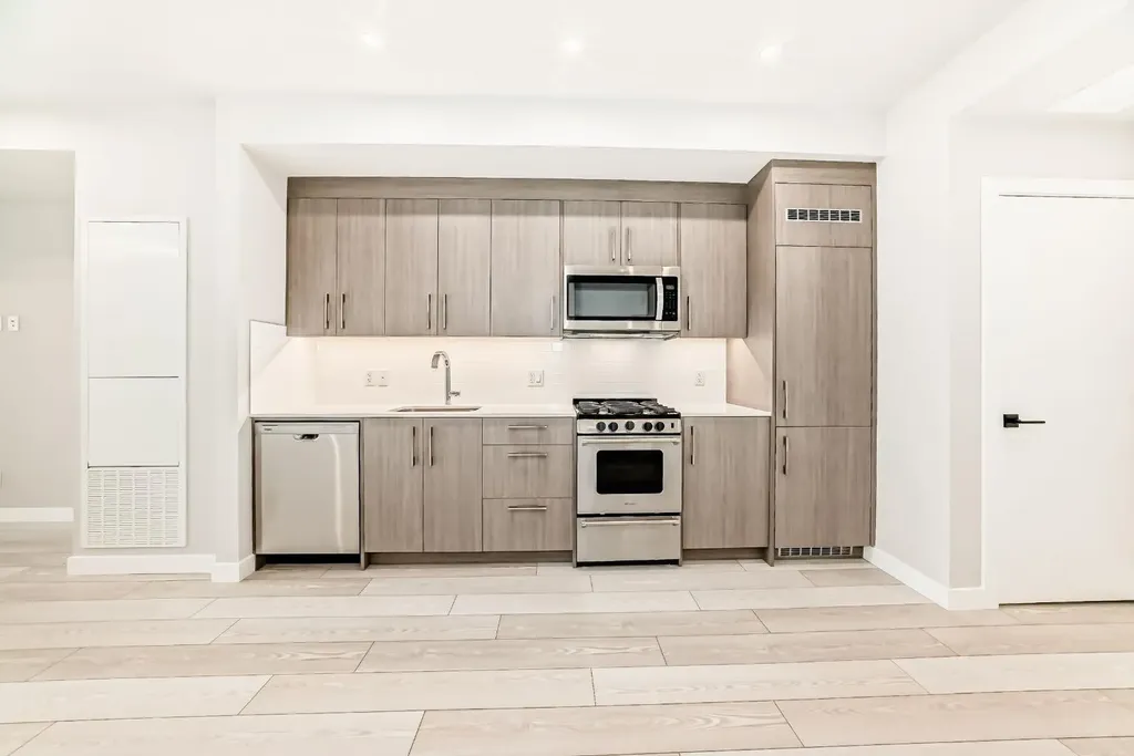 110 18a Street NW Calgary AB T2N5G5