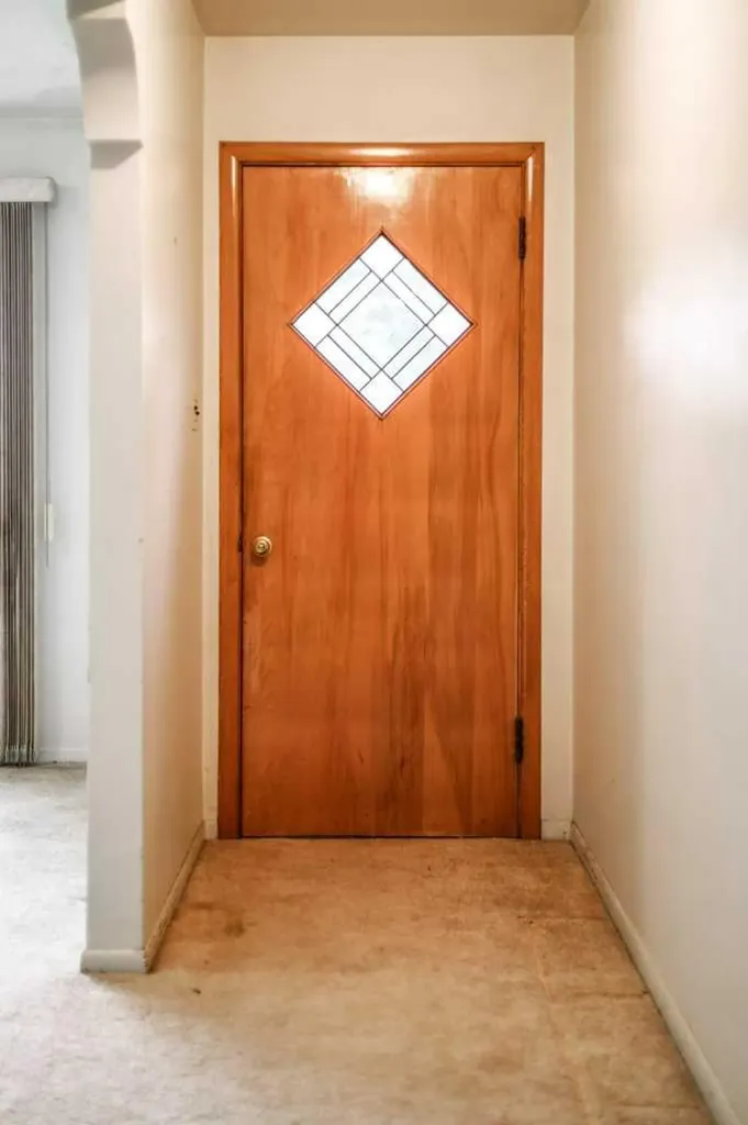 5104 54 Avenue Taber AB T1G 1N3