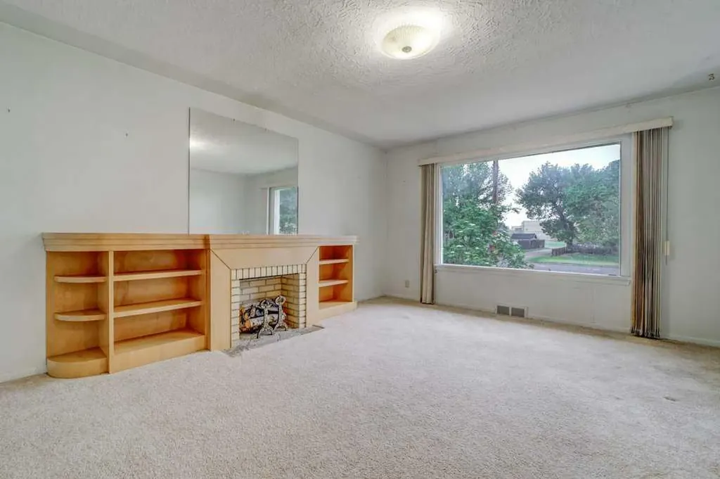 5104 54 Avenue Taber AB T1G 1N3