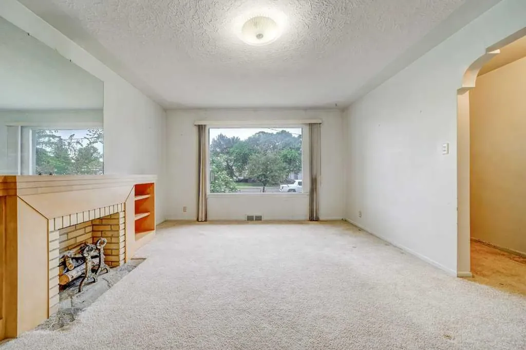 5104 54 Avenue Taber AB T1G 1N3