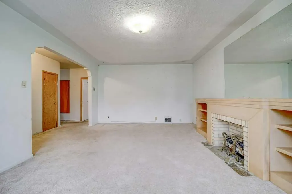 5104 54 Avenue Taber AB T1G 1N3