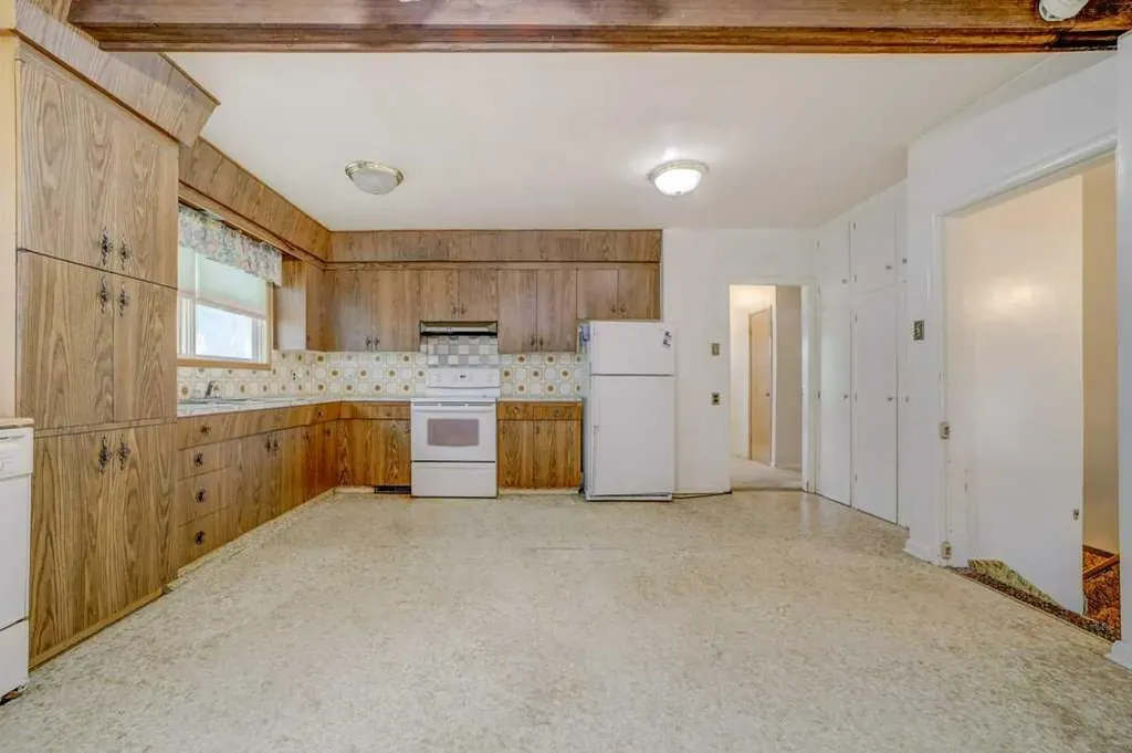 5104 54 Avenue Taber AB T1G 1N3