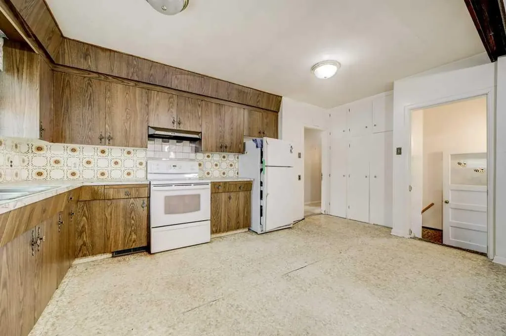 5104 54 Avenue Taber AB T1G 1N3