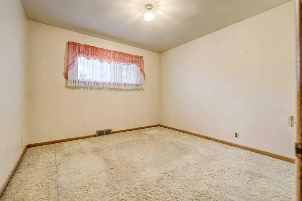 5104 54 Avenue Taber AB T1G 1N3