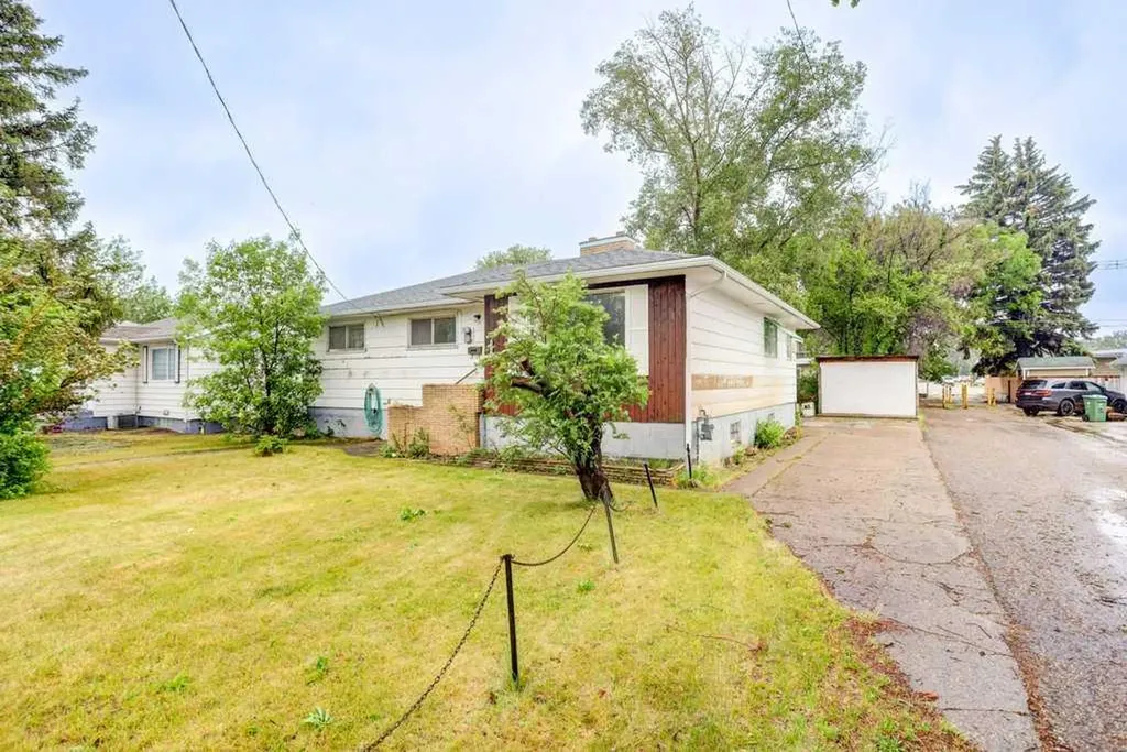 5104 54 Avenue Taber AB T1G 1N3