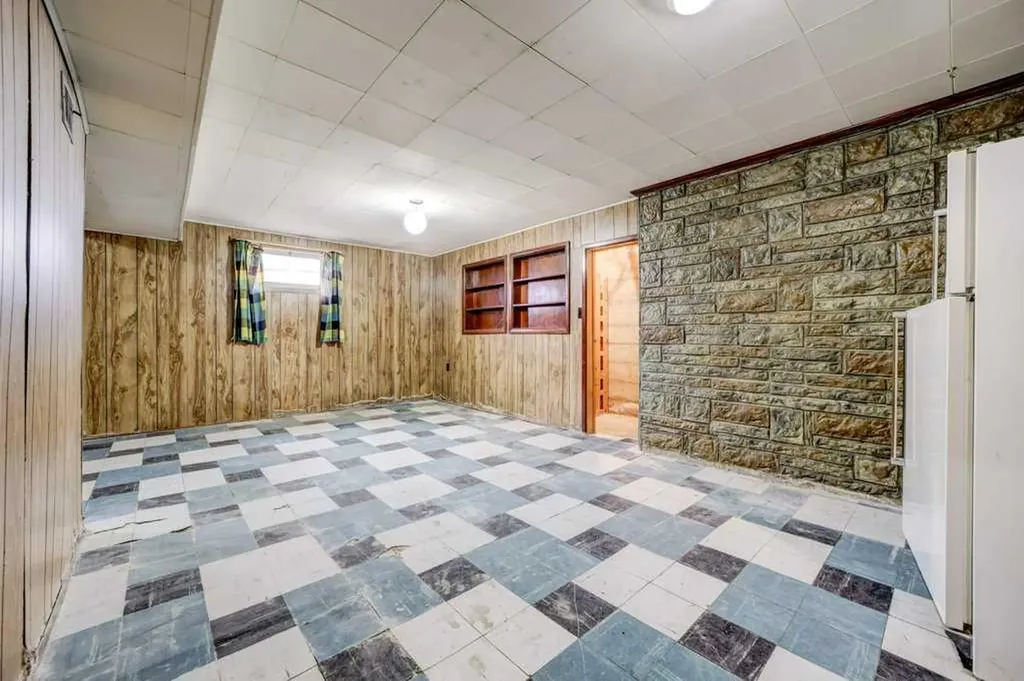 5104 54 Avenue Taber AB T1G 1N3