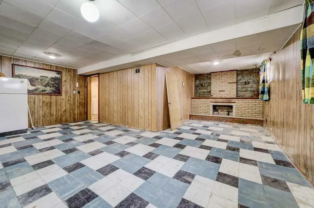 5104 54 Avenue Taber AB T1G 1N3