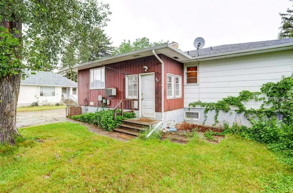 5104 54 Avenue Taber AB T1G 1N3