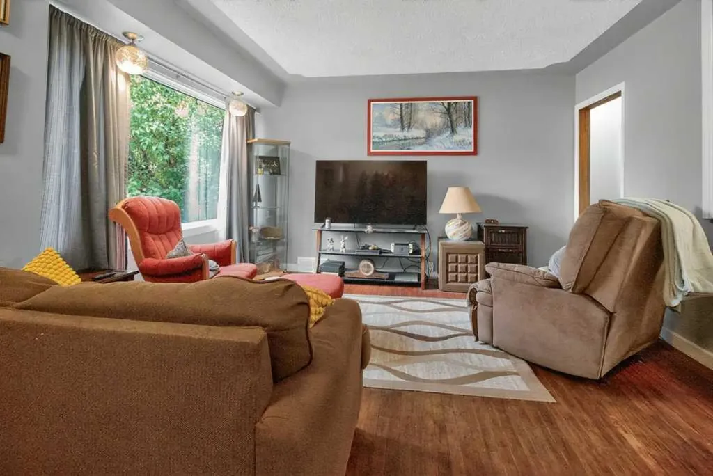 315 16 Street N Lethbridge AB T1H 3A2