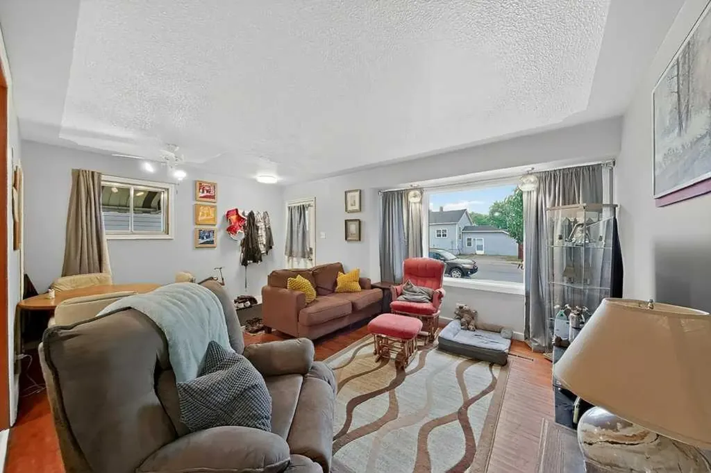 315 16 Street N Lethbridge AB T1H 3A2
