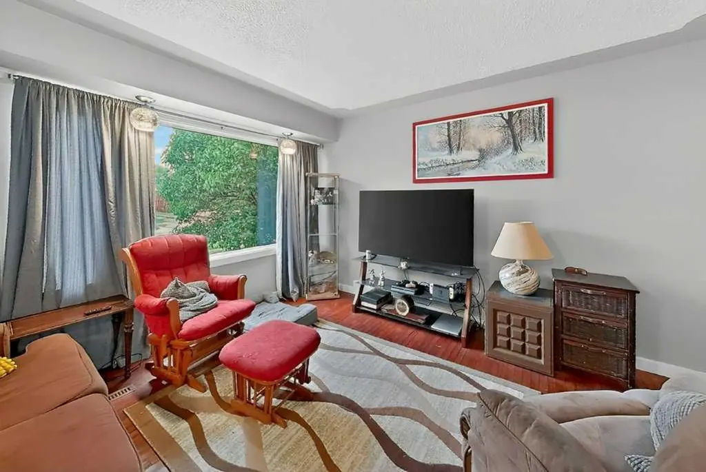 315 16 Street N Lethbridge AB T1H 3A2