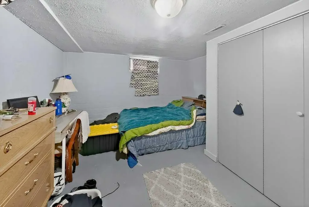 315 16 Street N Lethbridge AB T1H 3A2