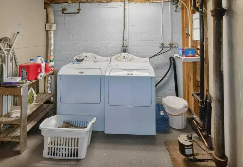 315 16 Street N Lethbridge AB T1H 3A2