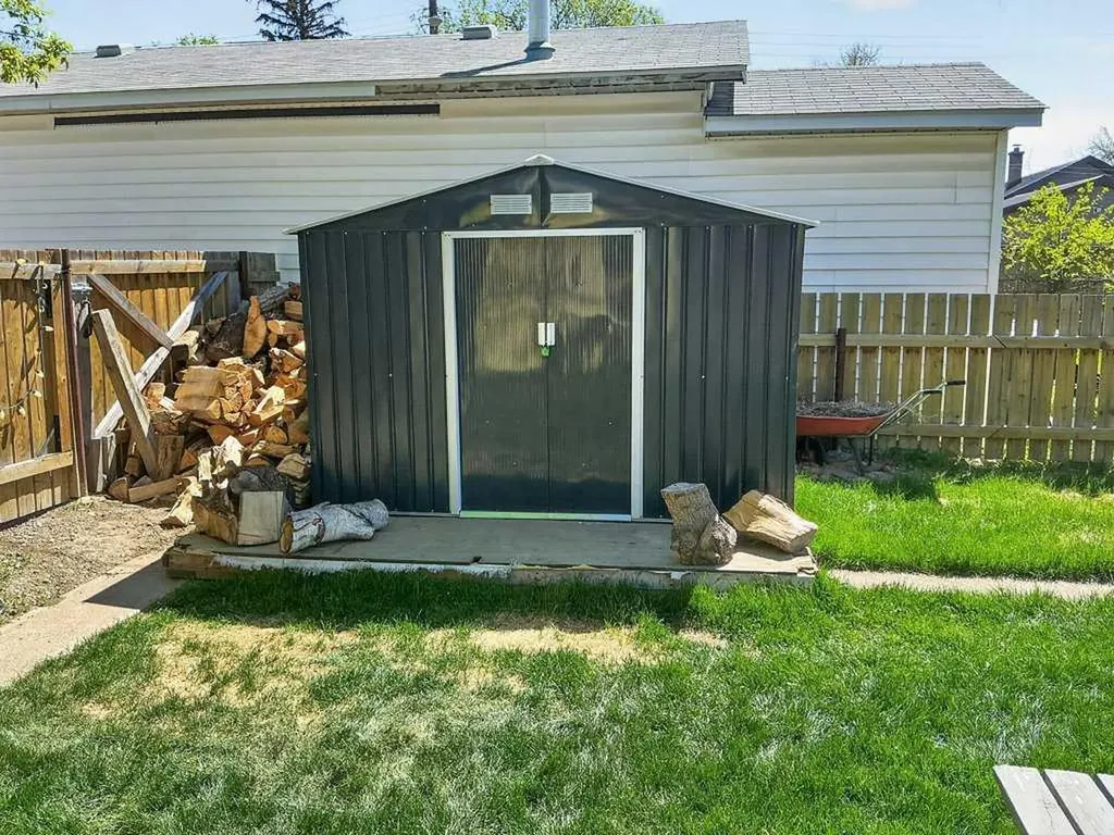 315 16 Street N Lethbridge AB T1H 3A2