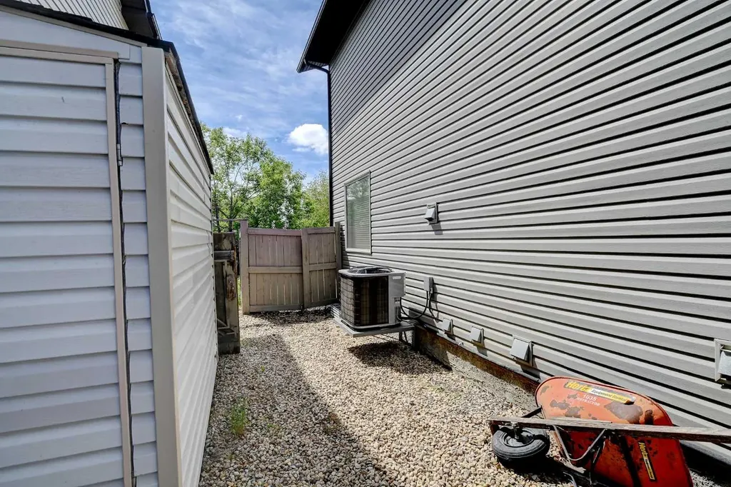 8837 89 Avenue Grande Prairie AB T8X0C6