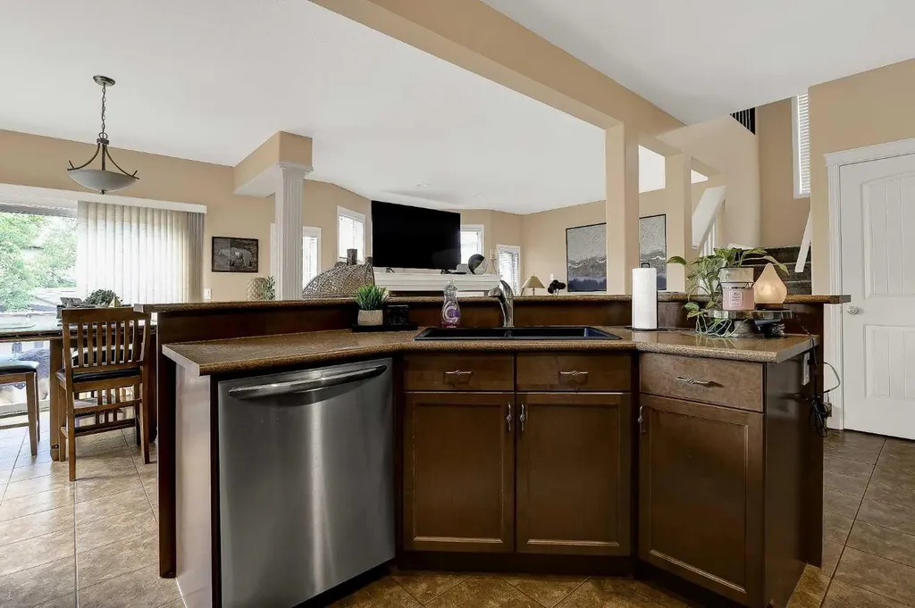 8837 89 Avenue Grande Prairie AB T8X0C6