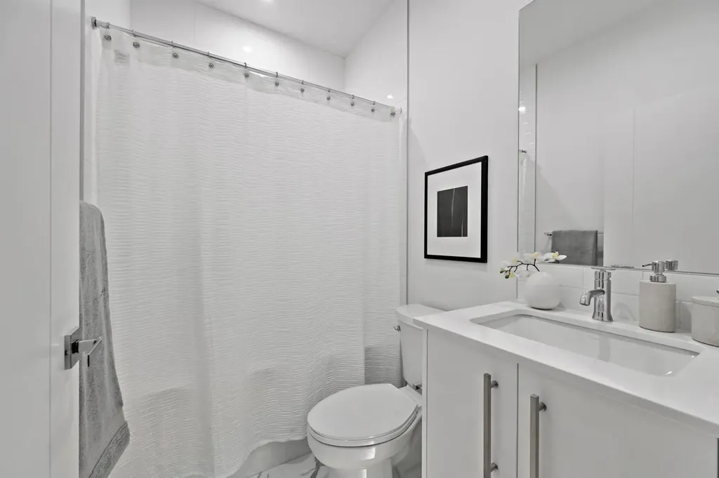 310 15 Avenue SW Calgary AB T2R 1S9