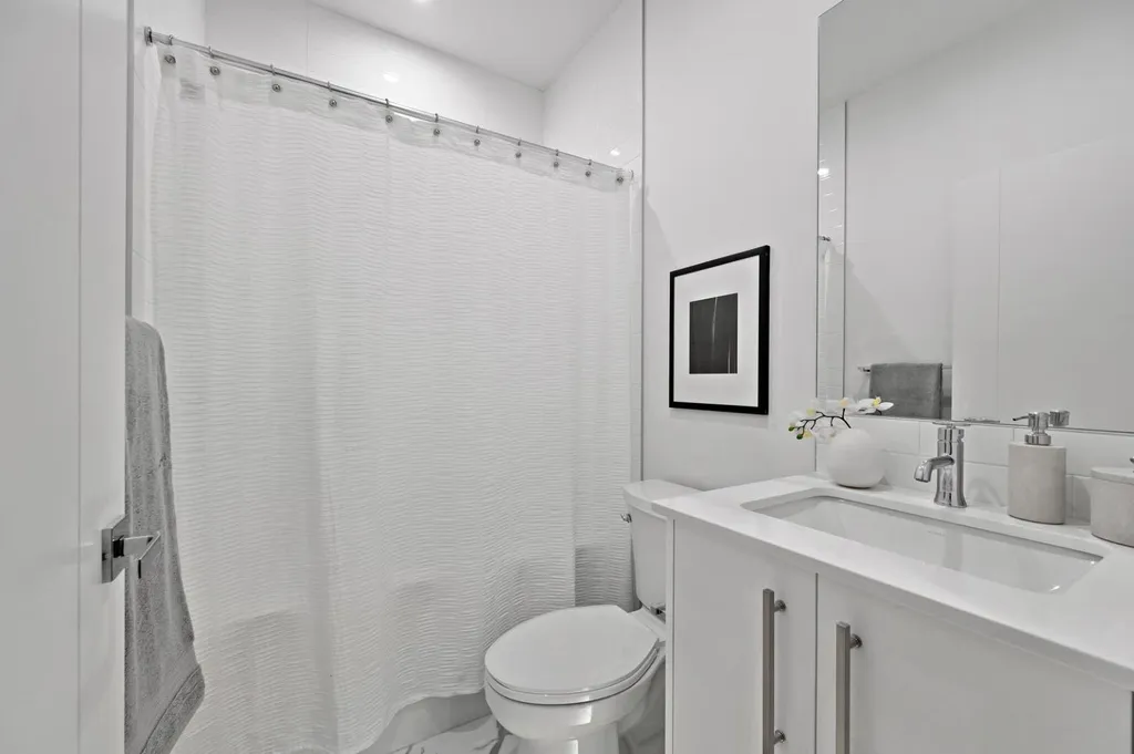 310 15 Avenue SW Calgary AB T2R 1S9