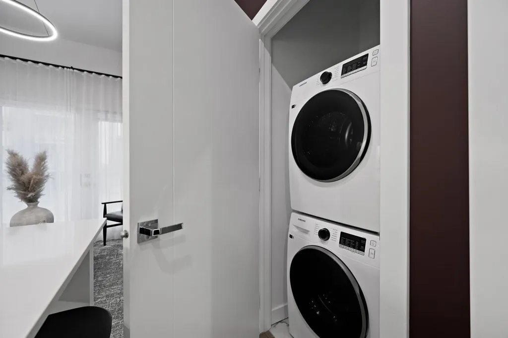 310 15 Avenue SW Calgary AB T2R 1S9