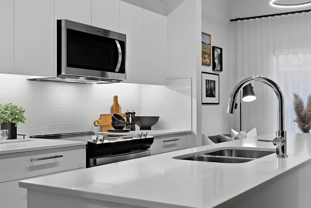 310 15 Avenue SW Calgary AB T2R 1S9