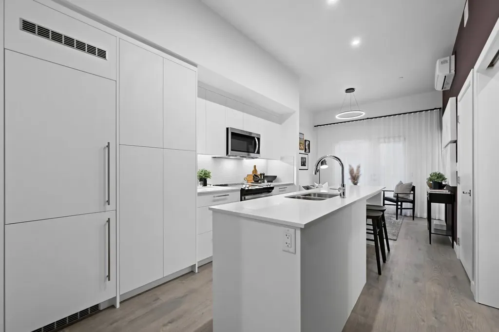 310 15 Avenue SW Calgary AB T2R 1S9