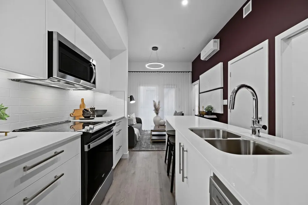 310 15 Avenue SW Calgary AB T2R 1S9