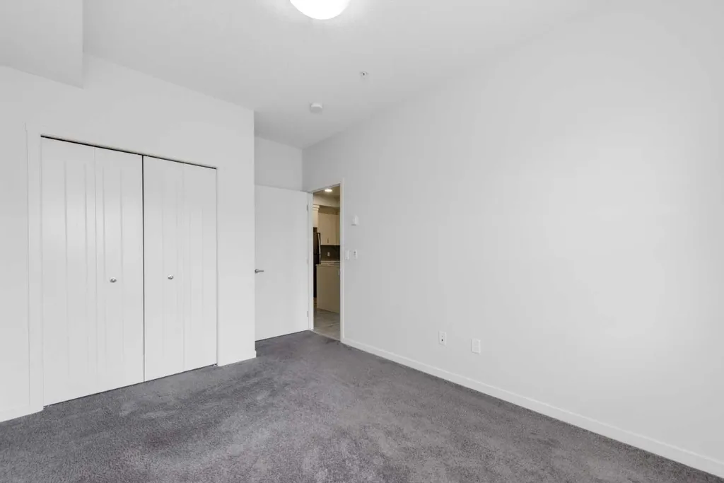 20 Seton Park SE Calgary AB T3M 2V4