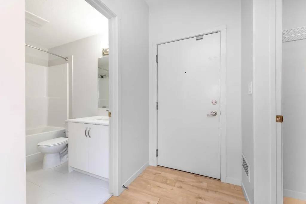 20 Seton Park SE Calgary AB T3M 2V4