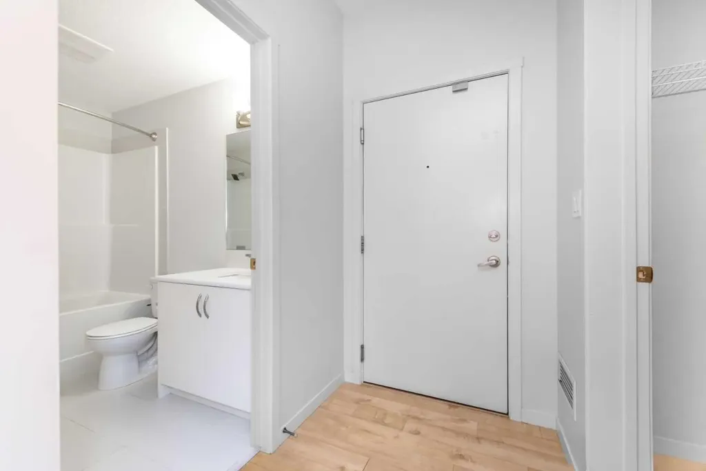 20 Seton Park SE Calgary AB T3M 2V4