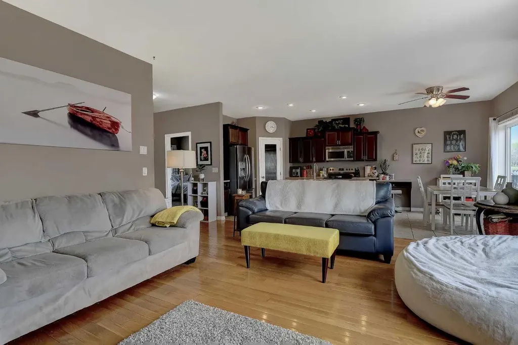 10228 94 Street Sexsmith AB T0H3C0